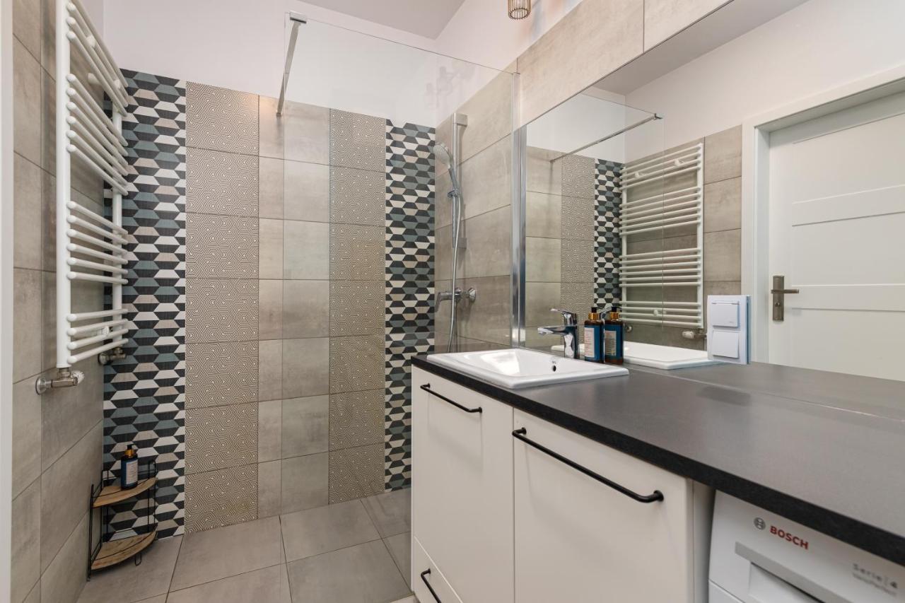 Owsiana 9 - Modern Designed Apartment With Balcony By Noclegi Renters Varsavia Esterno foto